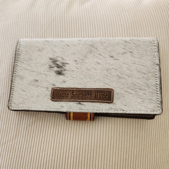 Avery By Southern Haute Brown and White Cowhide Purse with Sunflower Design - Picture 10 of 13